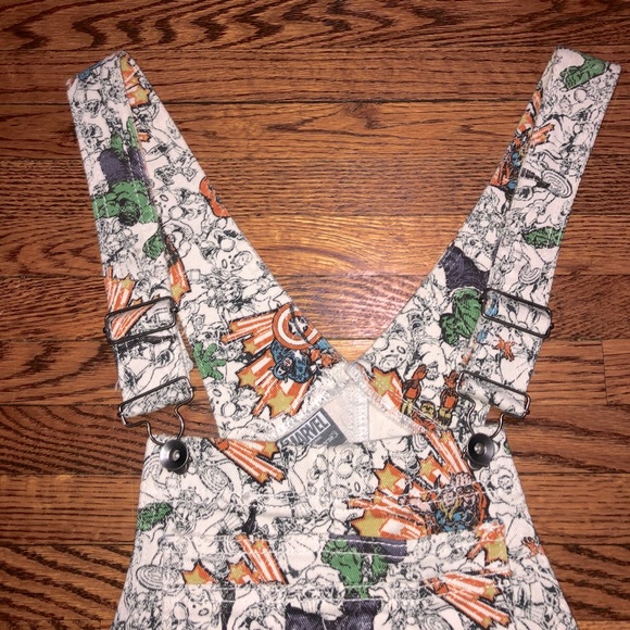 Brand New✨Woman’s Marvel Universe Overalls - Picture 2 of 6